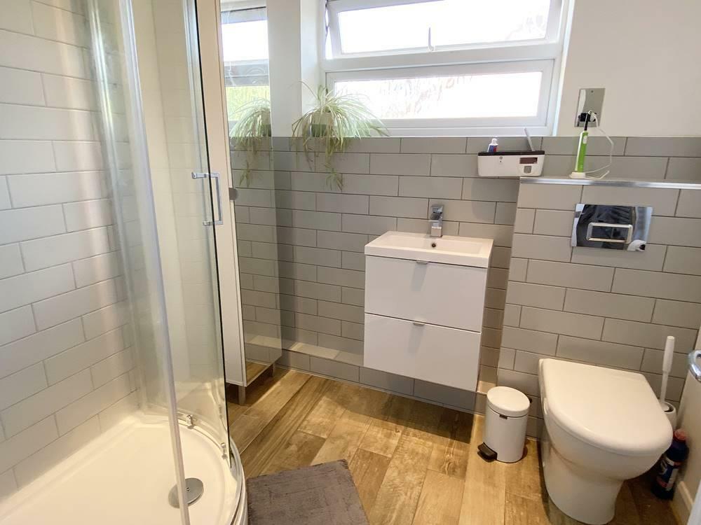 Shower Room.jpg