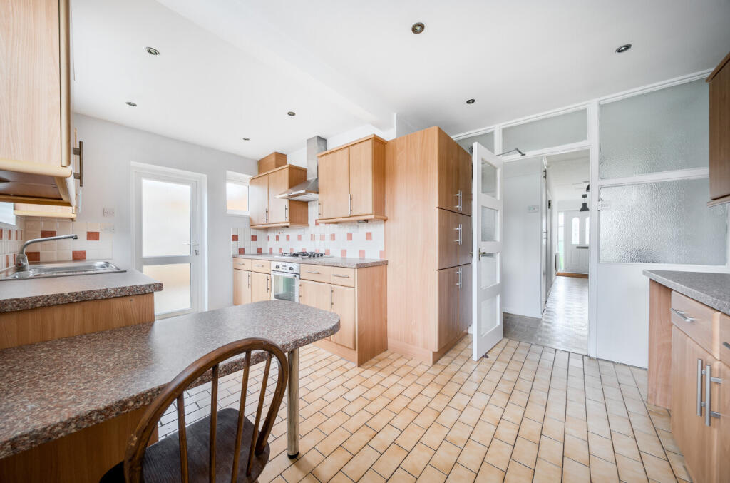 1393583-5-693ffa4...