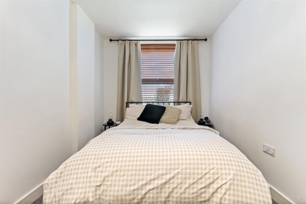 56 Columbia Housde-010.JPG