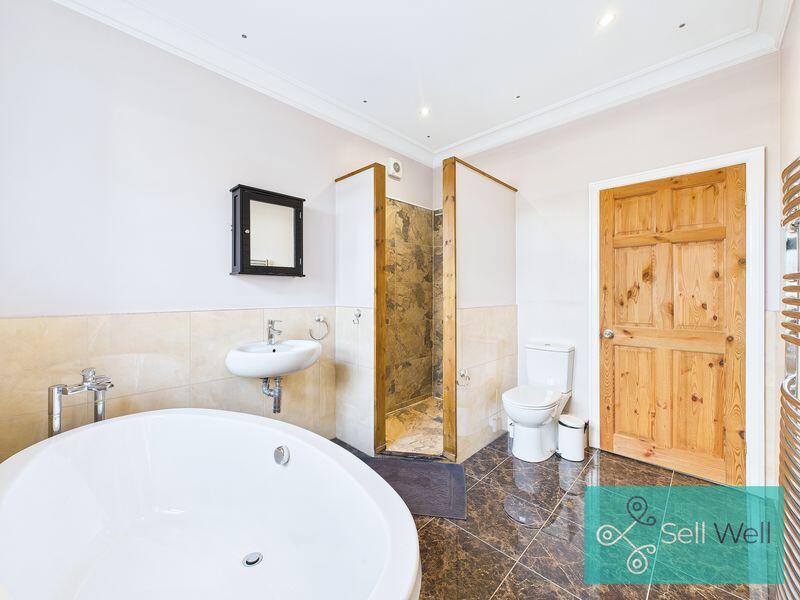 Master En-Suite