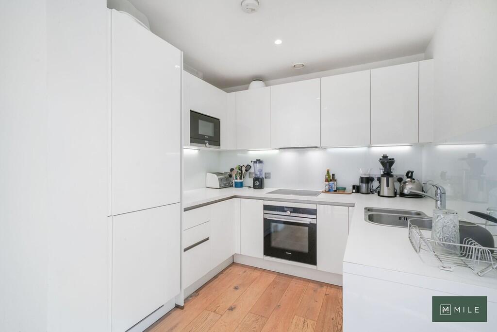 Apartment 26, Nau...