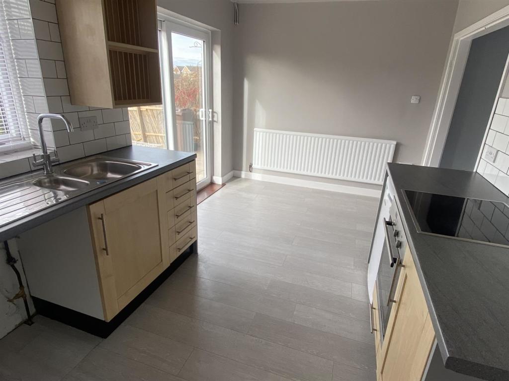 Dining kitchen