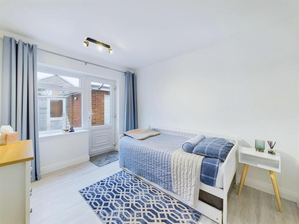 Bedroom: