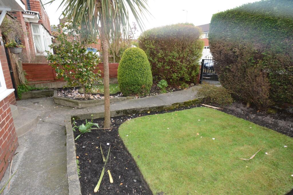 FRONT GARDEN