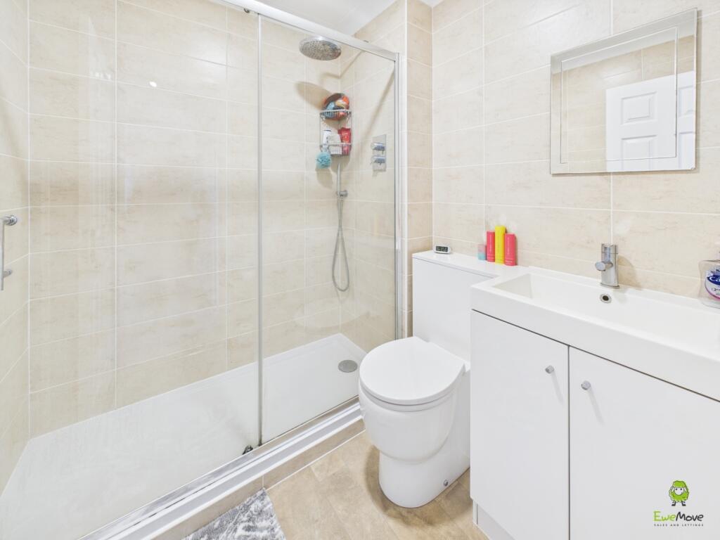 CAM03418G0-PR0186-STILL004