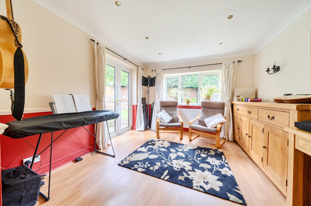 1377014-9-690ca01...