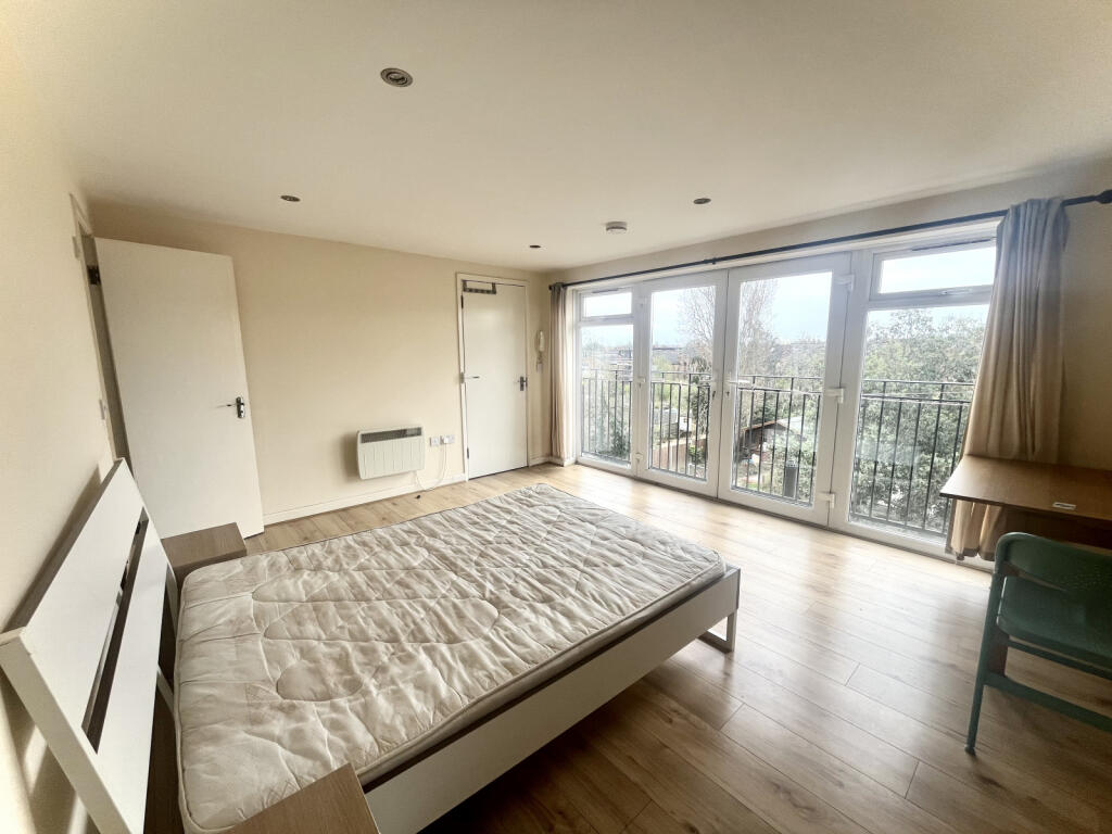 Reception/Sleeping Area