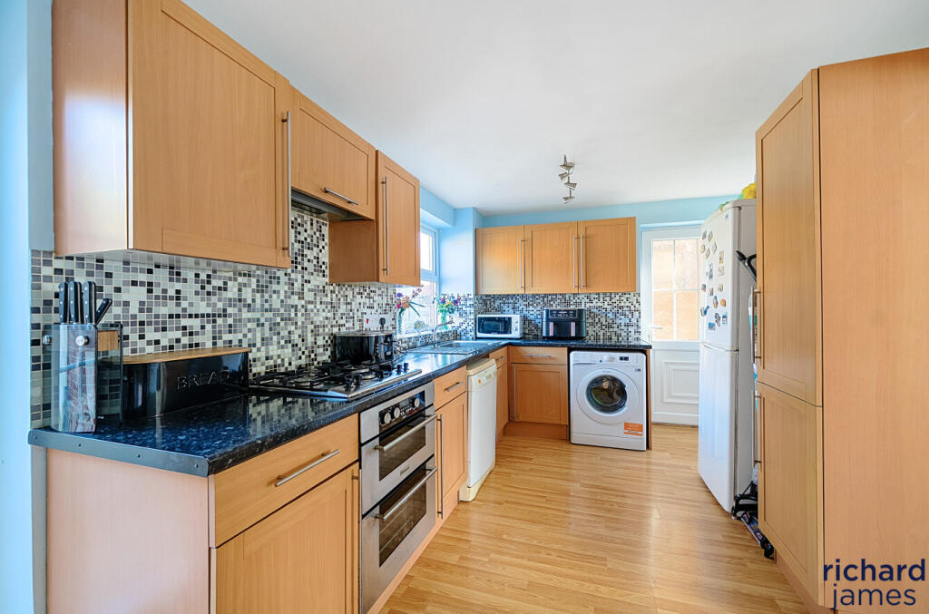 131641e9b0d54440b860d0bcdf7e7220