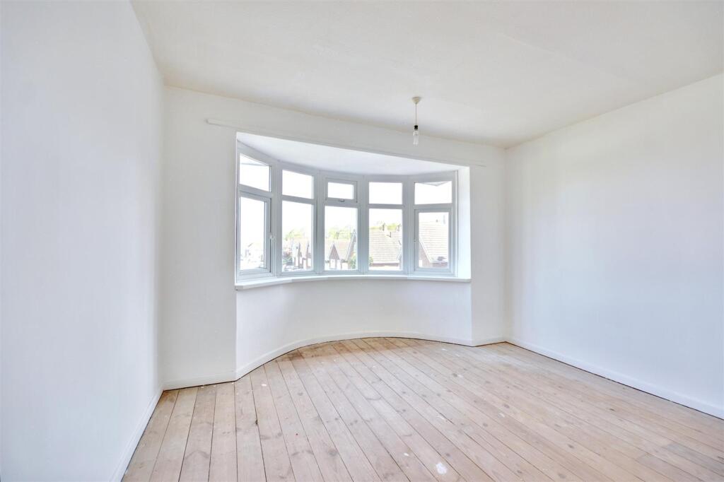 Bedroom 1_1.jpeg