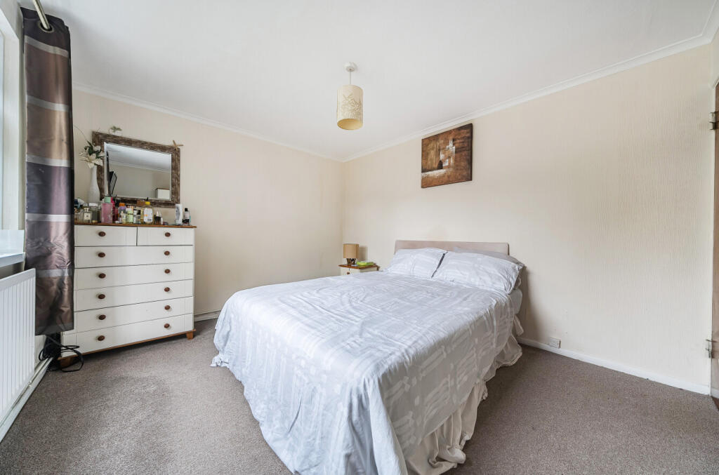 1347708-4-68b7184...