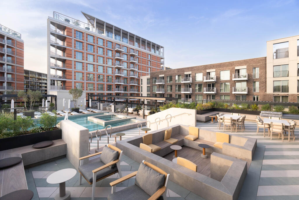 2023 09 07 1804 Mickey LF Lee MX505814 Mediumres