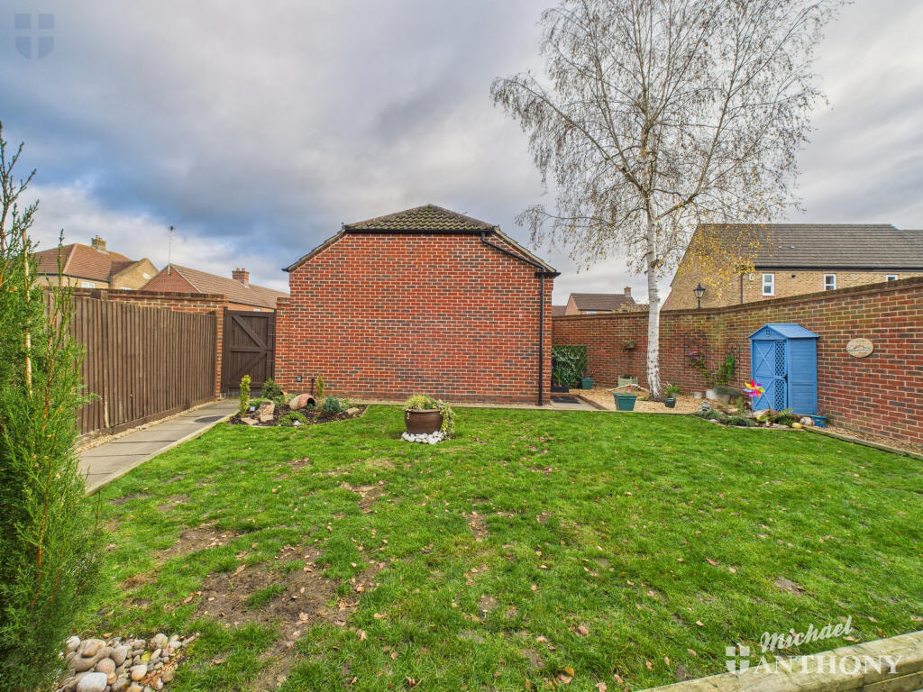 CAM03218G0-PR0834-STILL010