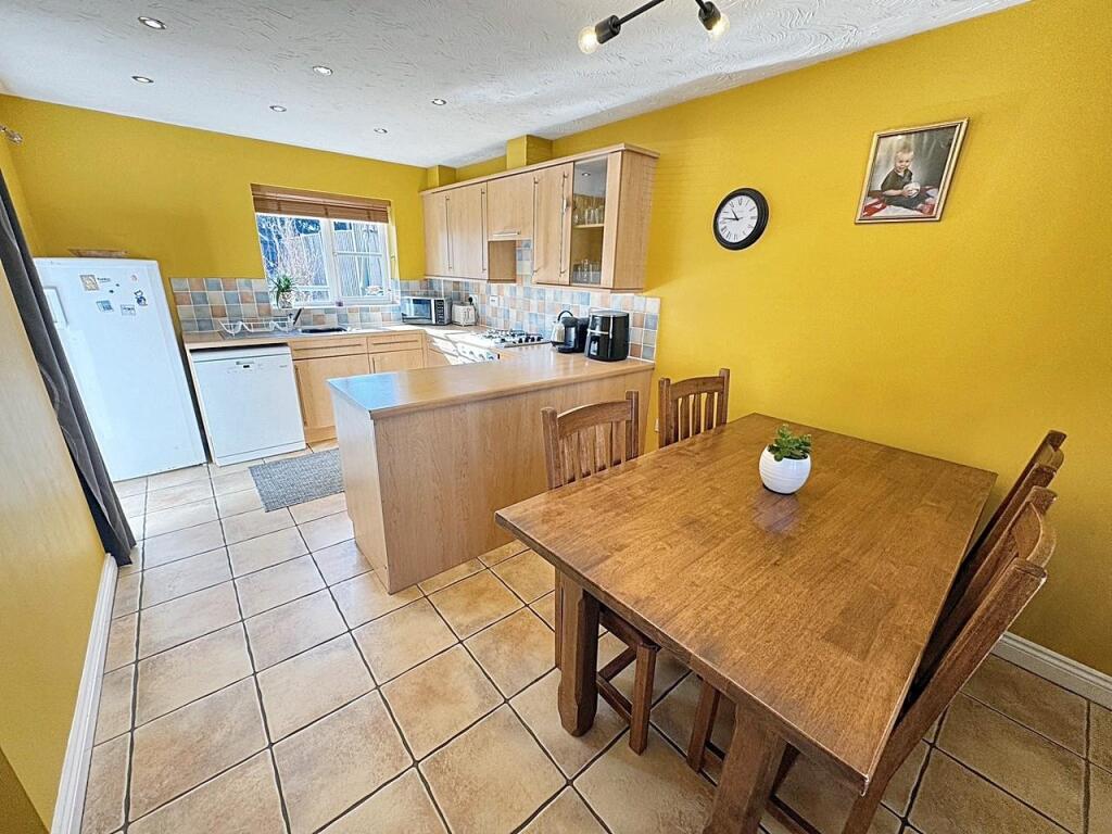 1BB9E02D2357471B9E70B93C7A52A5BE (1).jpg