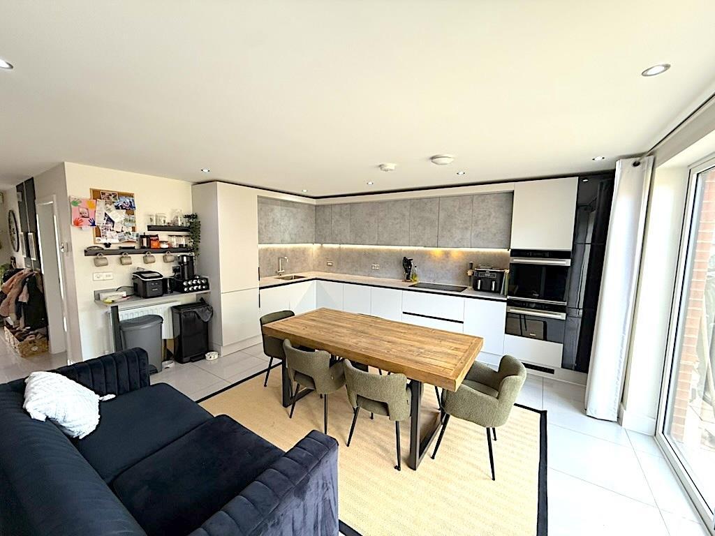 kitchen 2nd.jpg