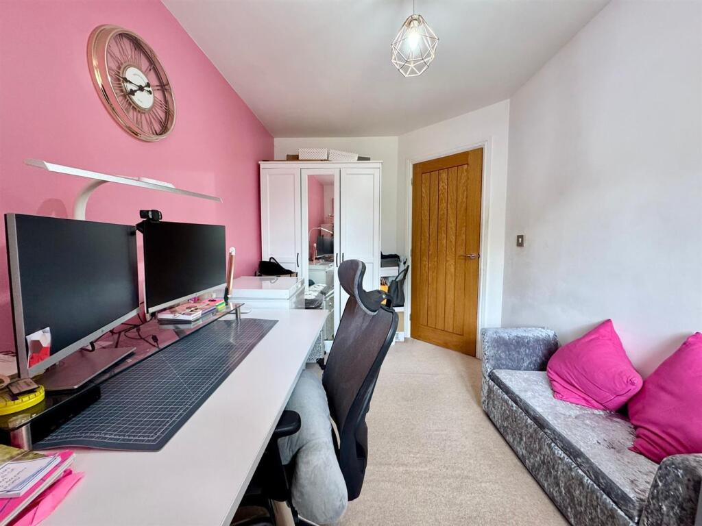 Bedroom 4 (2)-fotor-20250613113458.jpg