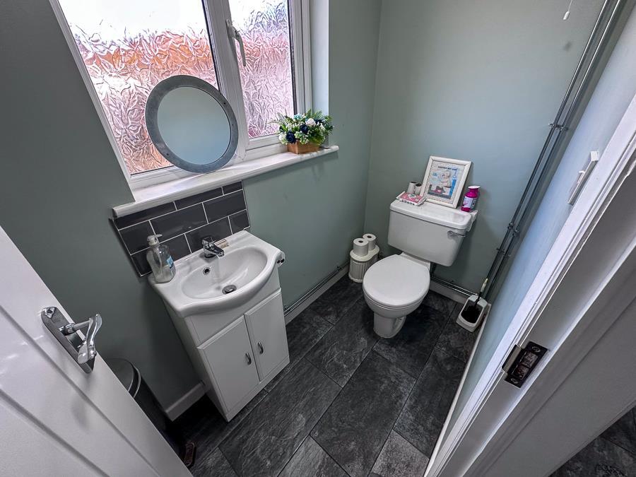 SEPARATE WC