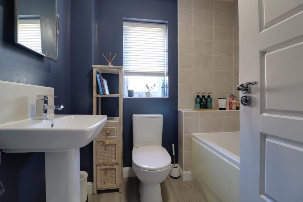 Family Bathroom 