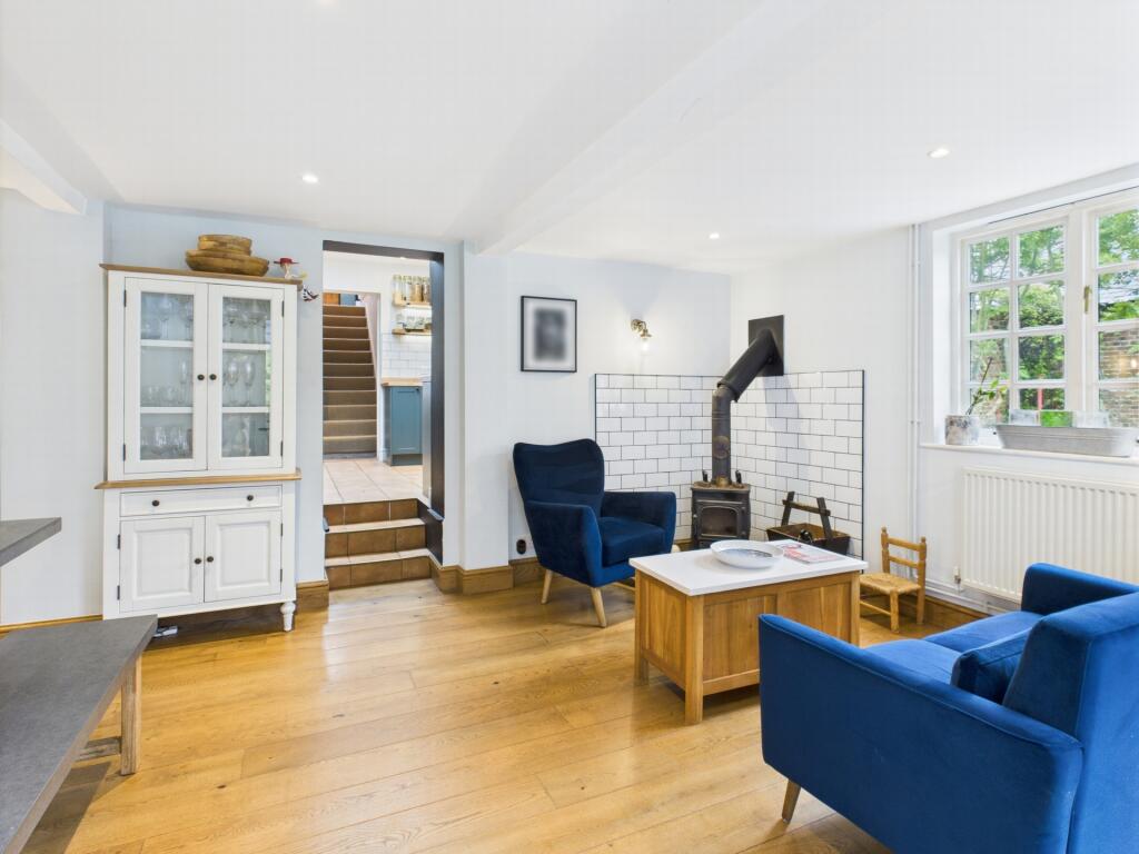 Living room 5