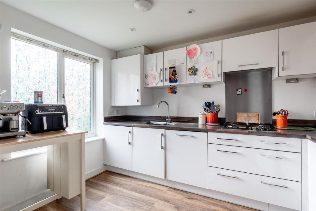 4 Hawthorn Lane-1.jpg