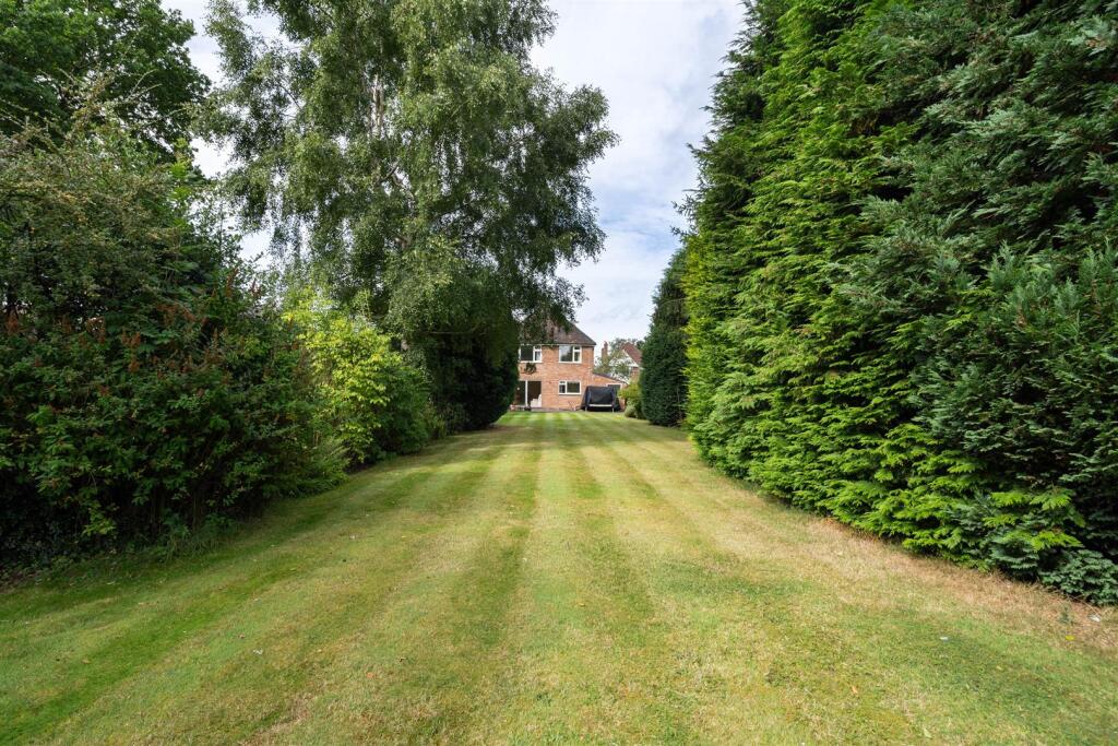 46 Cambridge Avenue Solihull, B91 1QF_LO_21.jpg