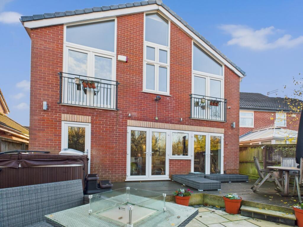 CAM03729G0-PR0188-STILL021