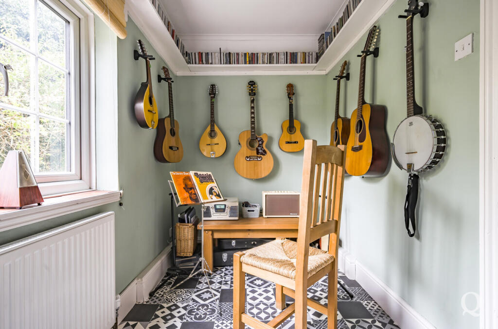 7d89bad2-6564-479...