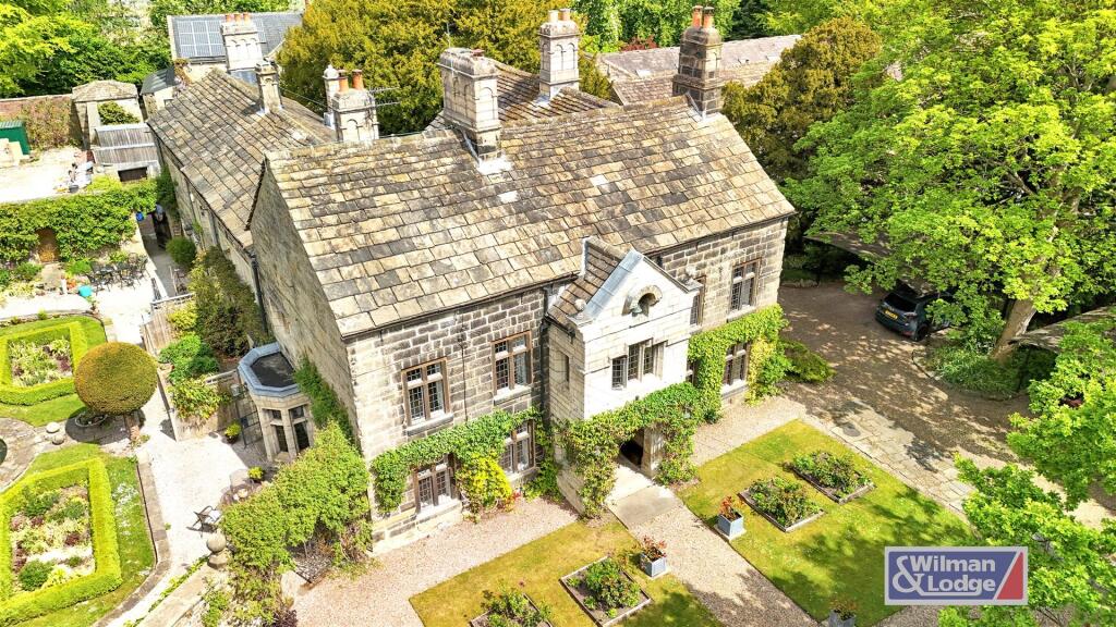 Four Double Bed Character Property in Steeton (48)