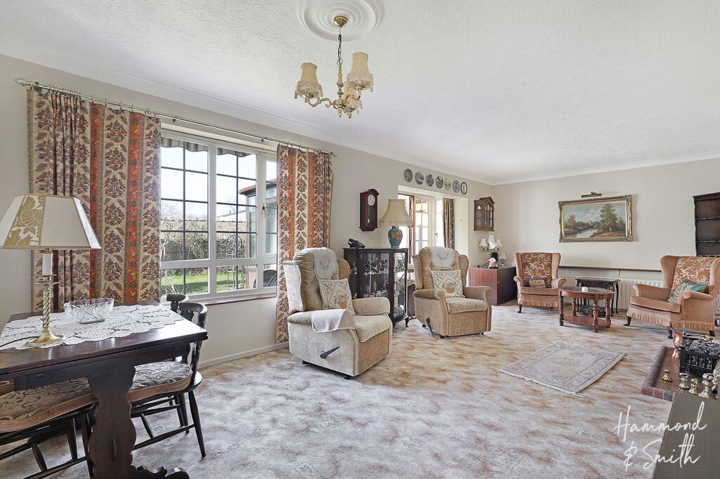 Lounge / Dining Room