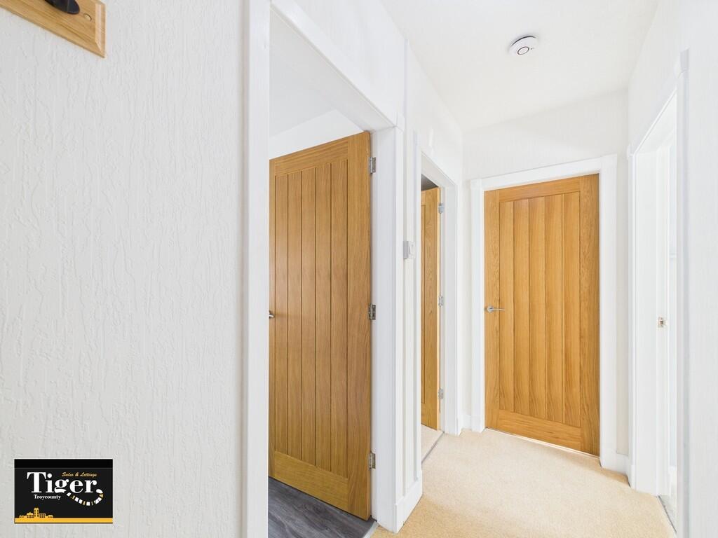 CAM02176G0-PR0496...