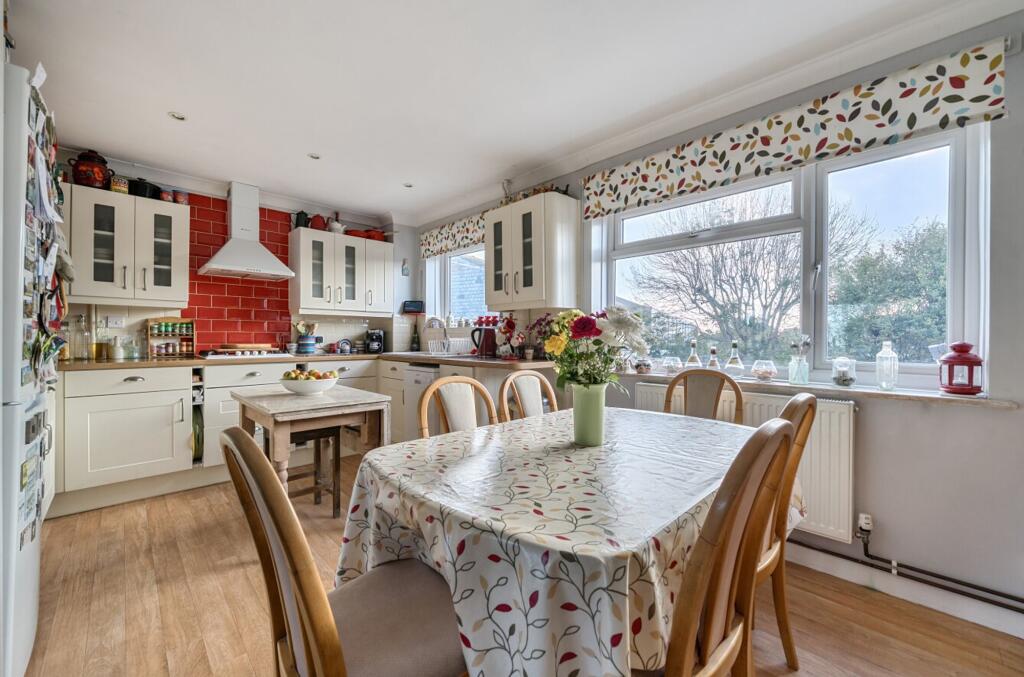 Kitchen dining room