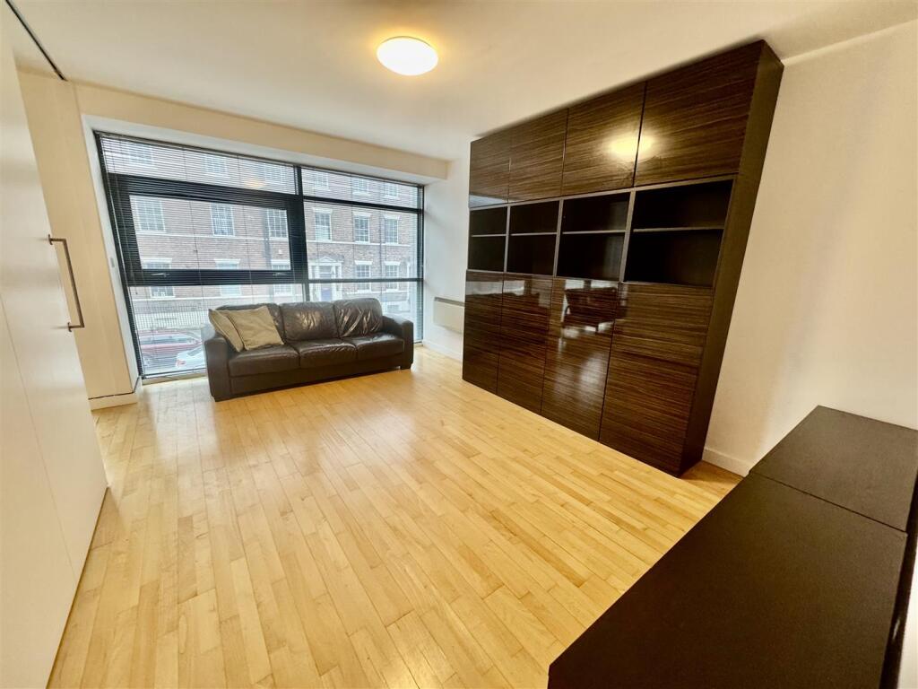 SITTING ROOM/BEDROOM TWO