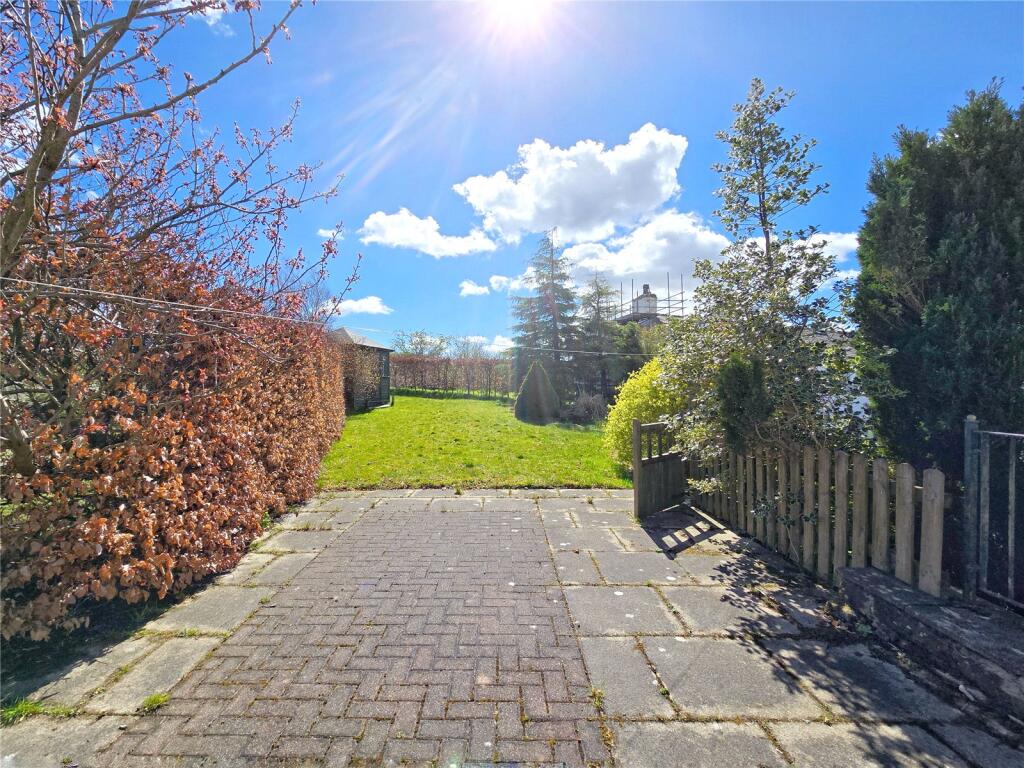 Private Patio &amp; Lawn