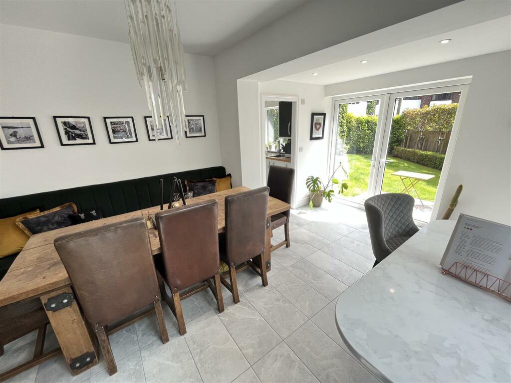 Open Plan Dining Kitchen Aspect 7.jpg