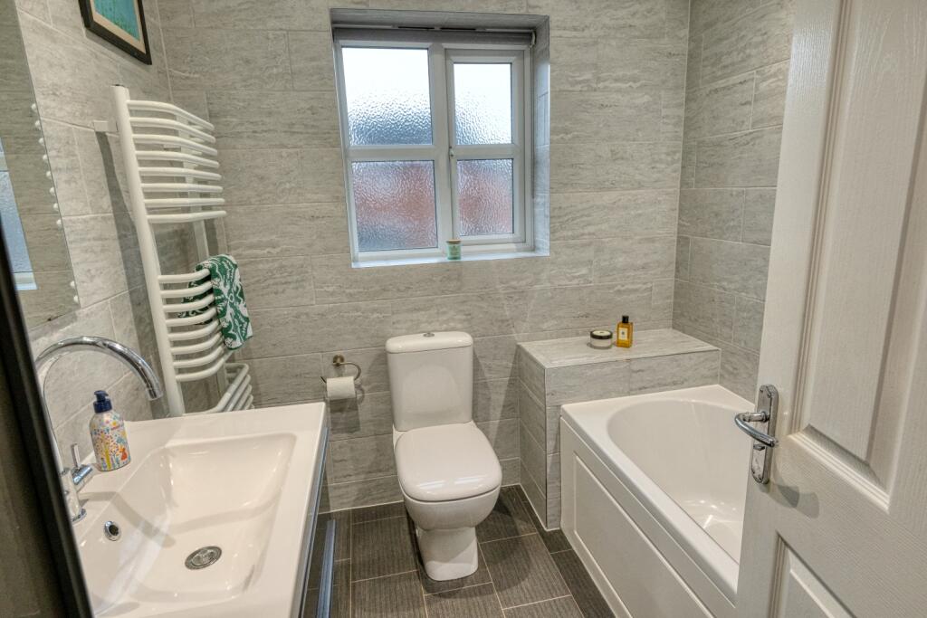 Family Bathroom 