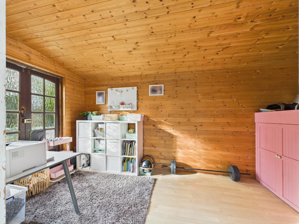 CAM02136G0-PR0491-STILL020