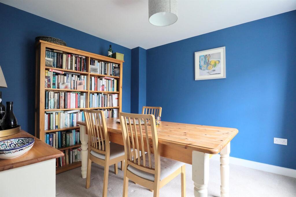Dining room.jpg