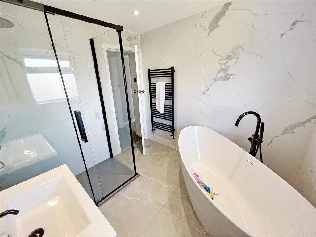 Bathroom Aspect 2
