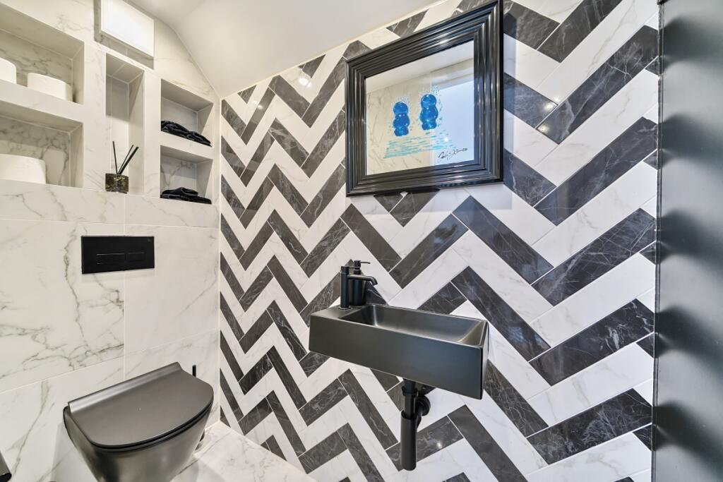 1331804-21-688906...