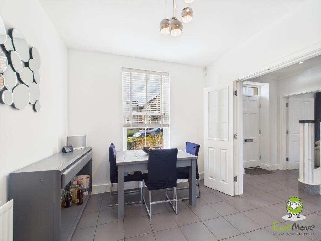 EweMove Estate Agents Basingstoke - Rockbourne Roa