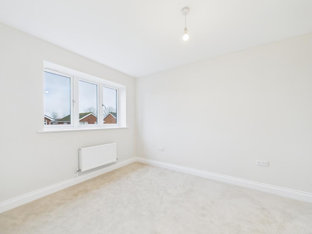 CAM02136G0-PR0499-STILL012