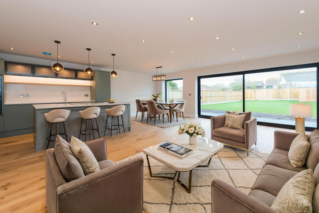 Kitchen / Dining Room