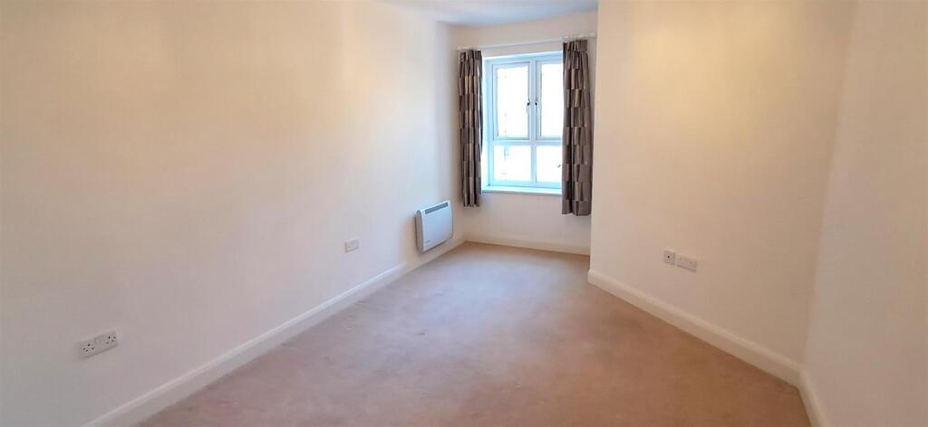 BEDROOM 2 MAX