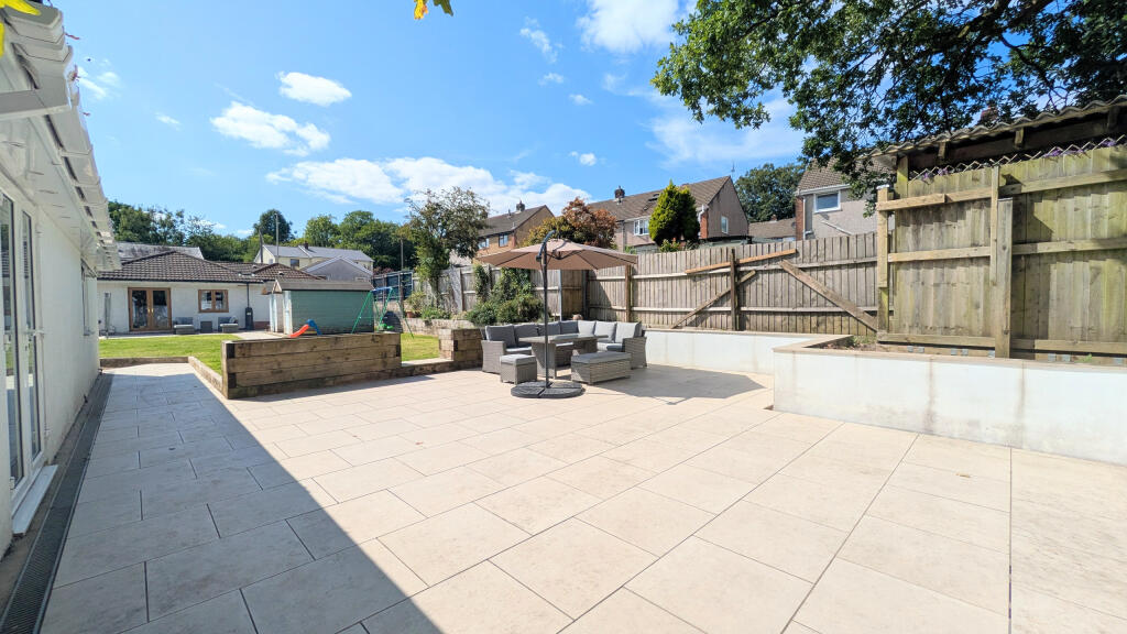 PXL_20250821_133502695.MP~2