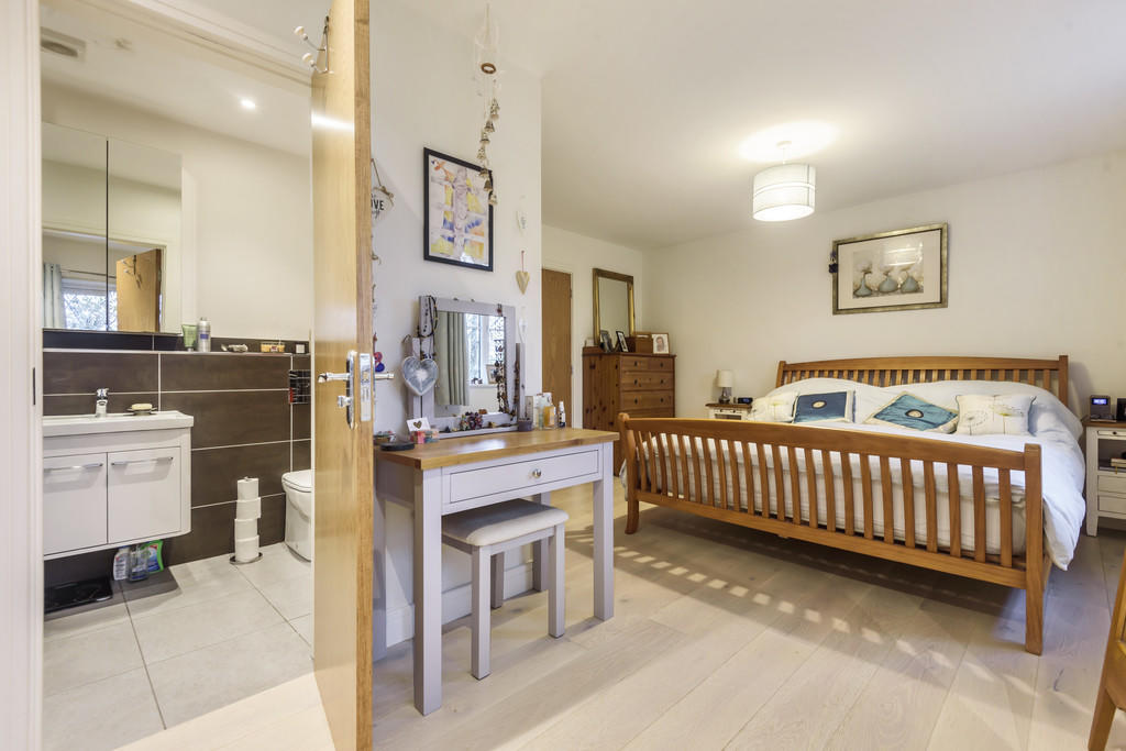 Master Bedroom wi...