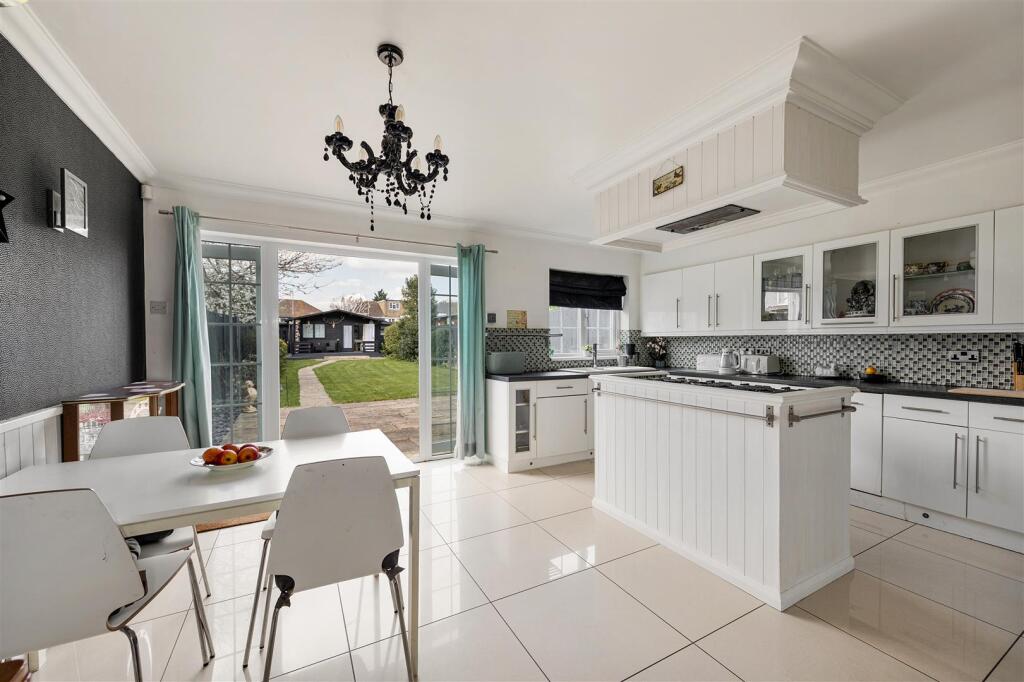 Amesbury Drive E4