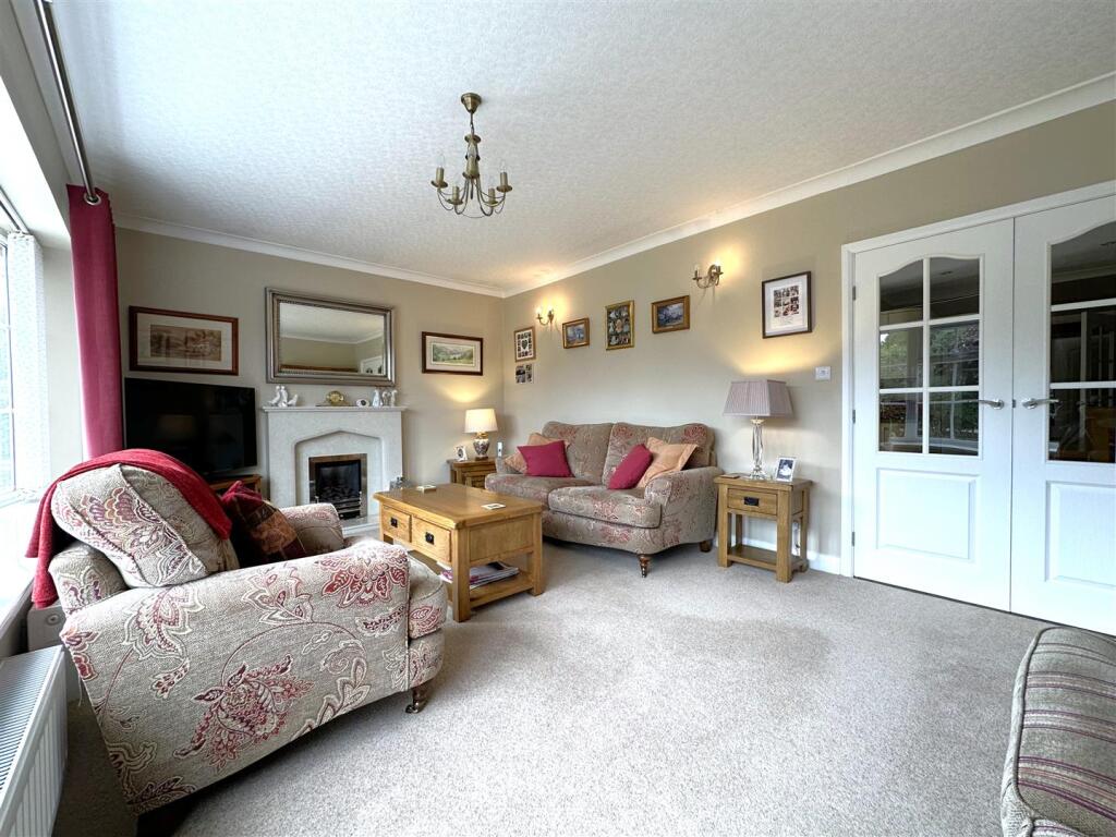 Large Living Room 772