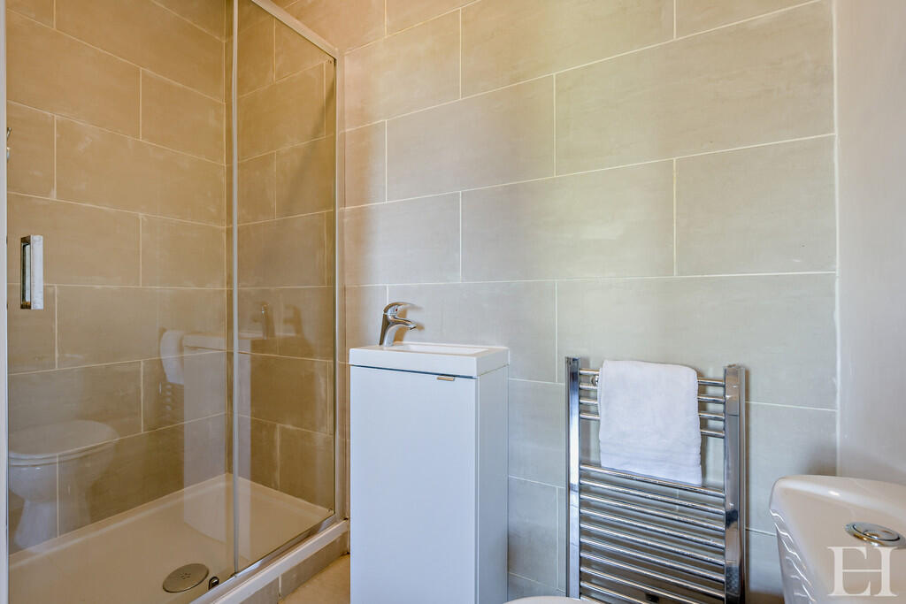 8647466-interiorW...