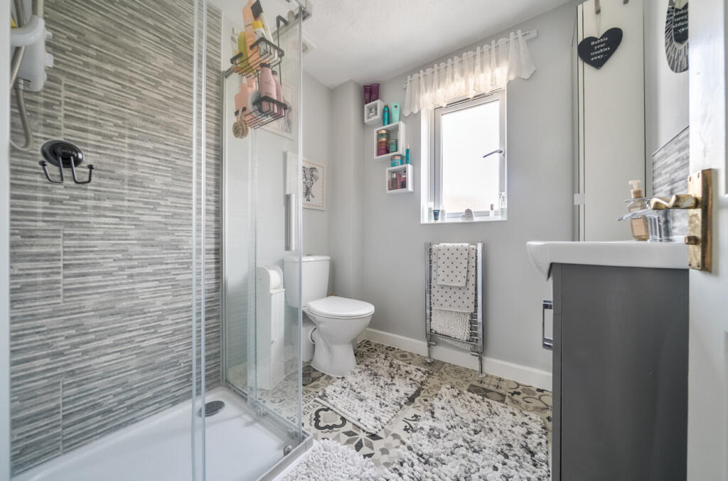 1298792-21-684040...