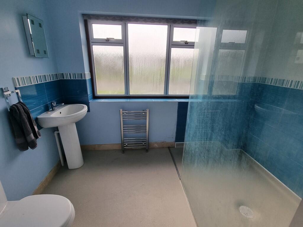 Downstairs Shower...