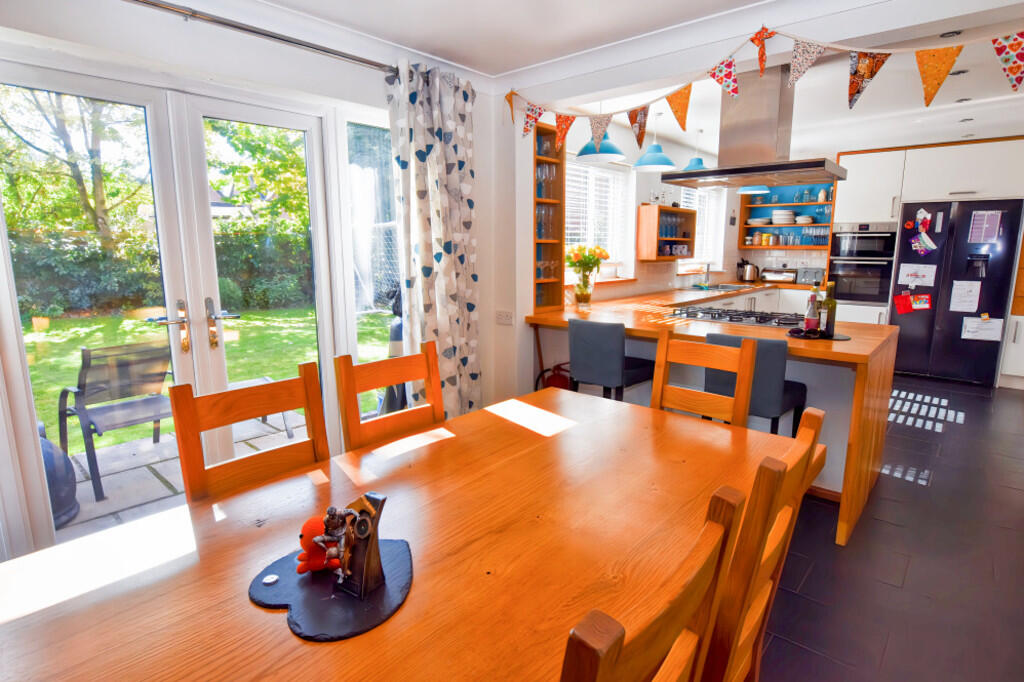 Dining Kitchen 6